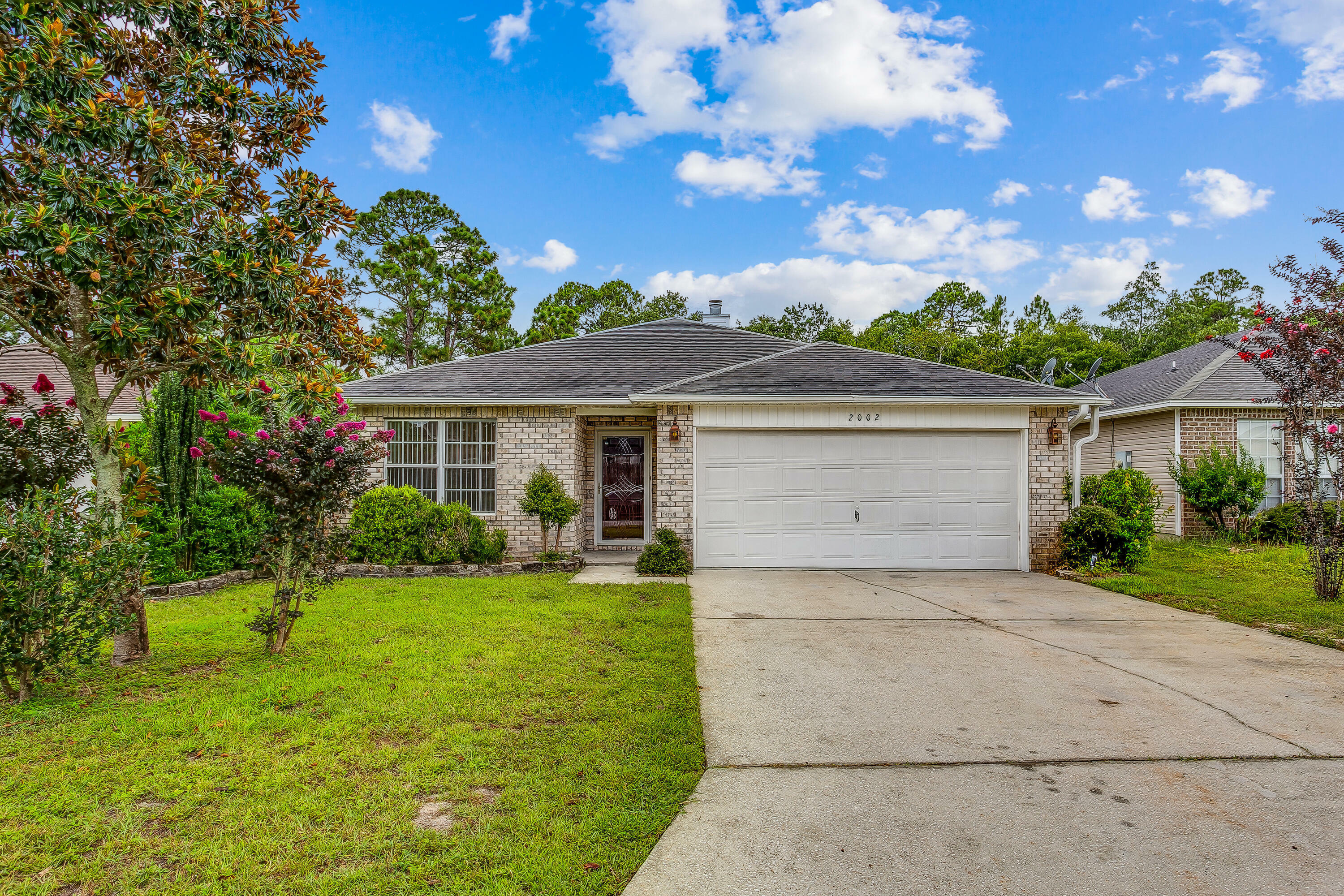 Property Photo: 2002 Catline Circle FL 32566
