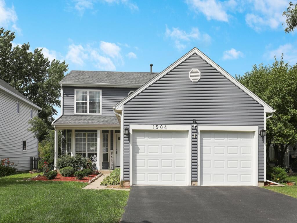 Property Photo:  1904 Isle Royal Lane  IL 60133 