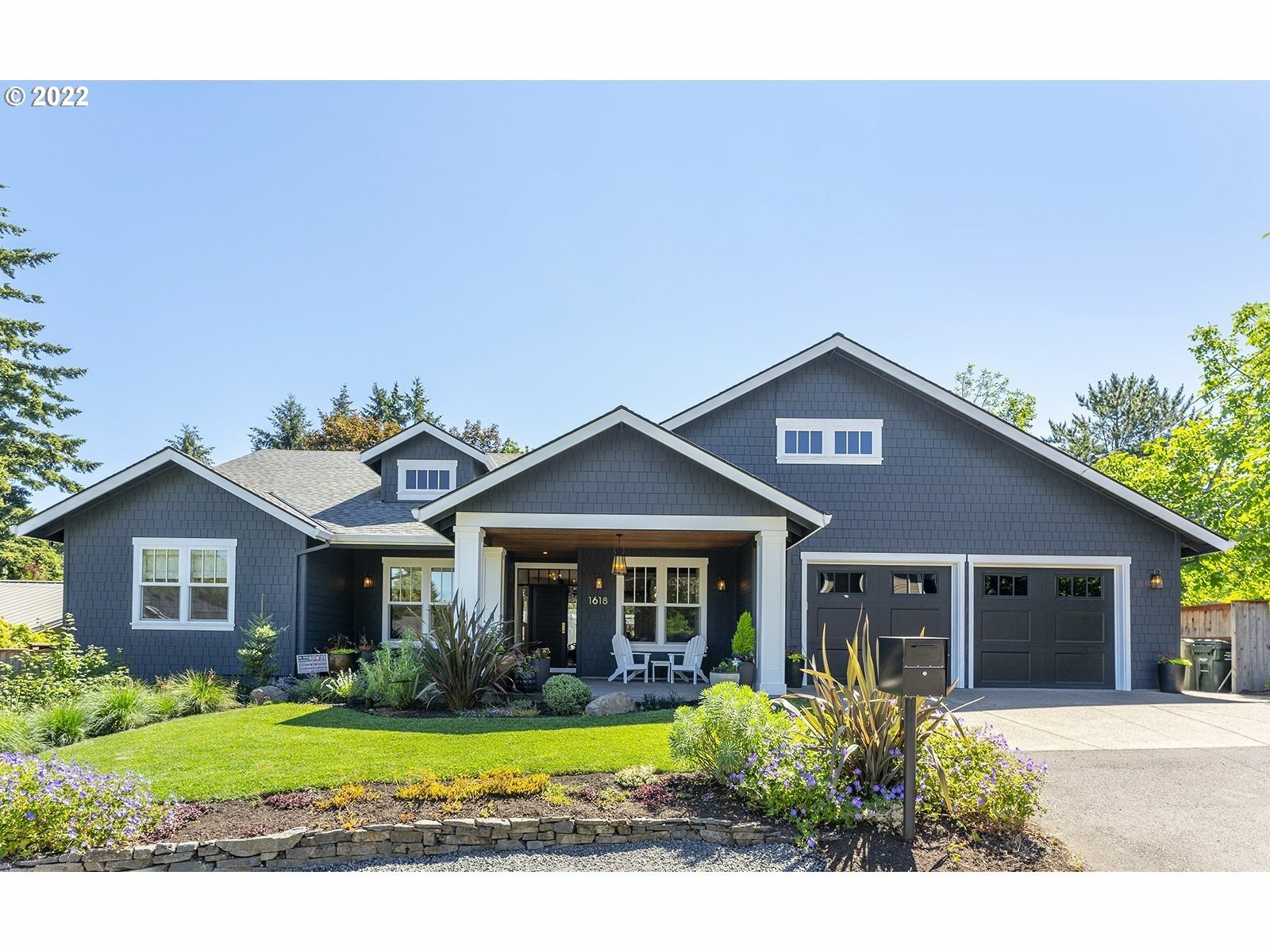 Property Photo: 1618 SW 88th Ave OR 97225