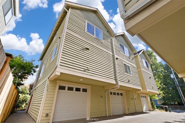 Property Photo: 1524 NE 117th Street WA 98125