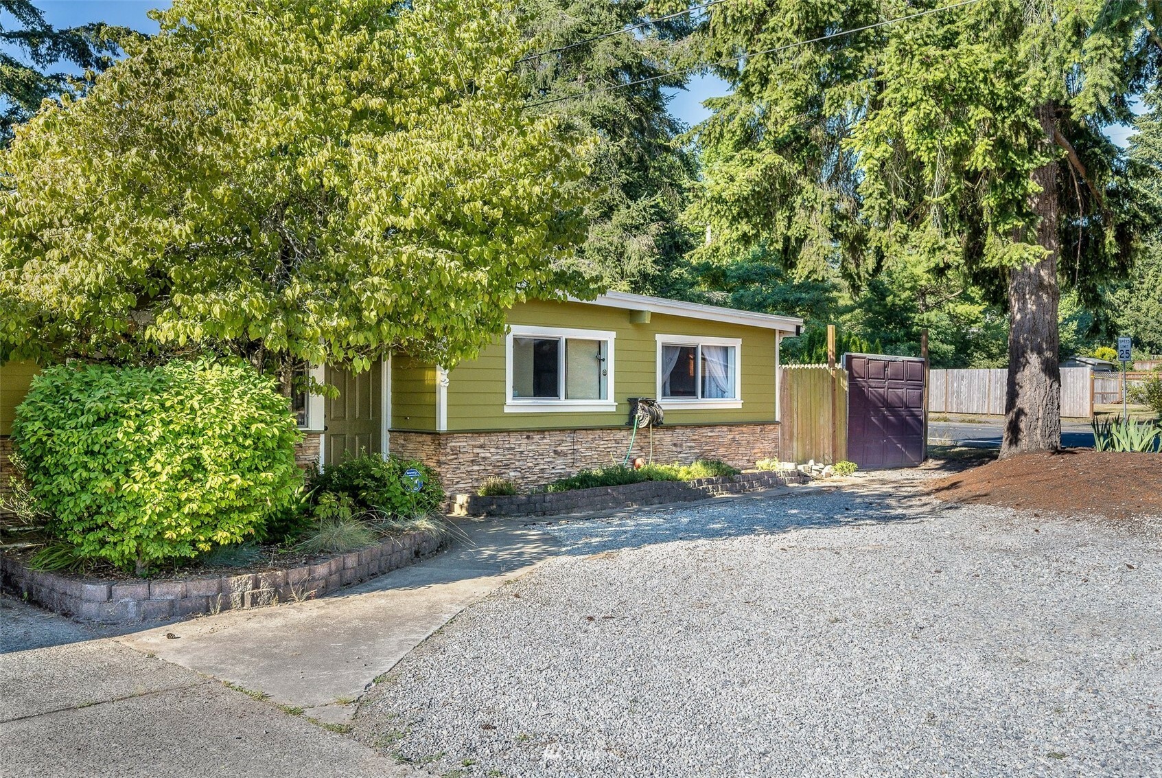 Property Photo:  15452 SE 11th Street  WA 98007 