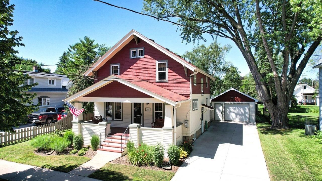 Property Photo: 722 West Spring Street WI 54911