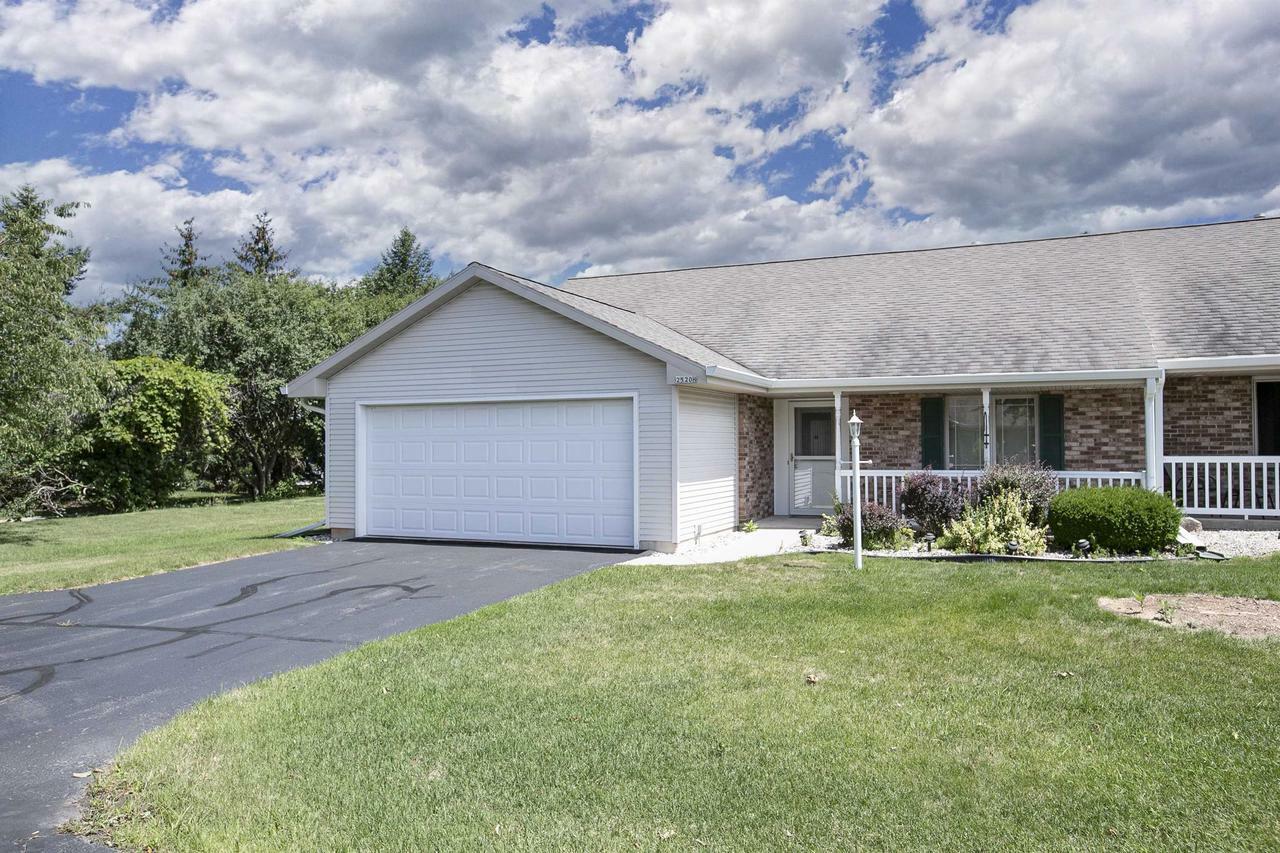 Property Photo:  2520 Havenwood Dr H  WI 54904 