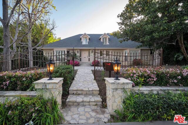 Property Photo: 713 Foothill Rd CA 90210