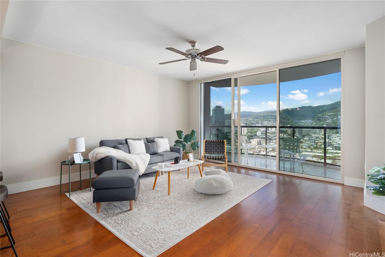 Property Photo:  1837 Kalakaua Avenue 2808  HI 96815 
