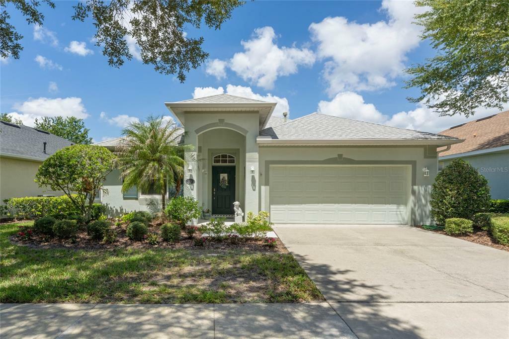 Property Photo: 519 Heron Point Way FL 32724