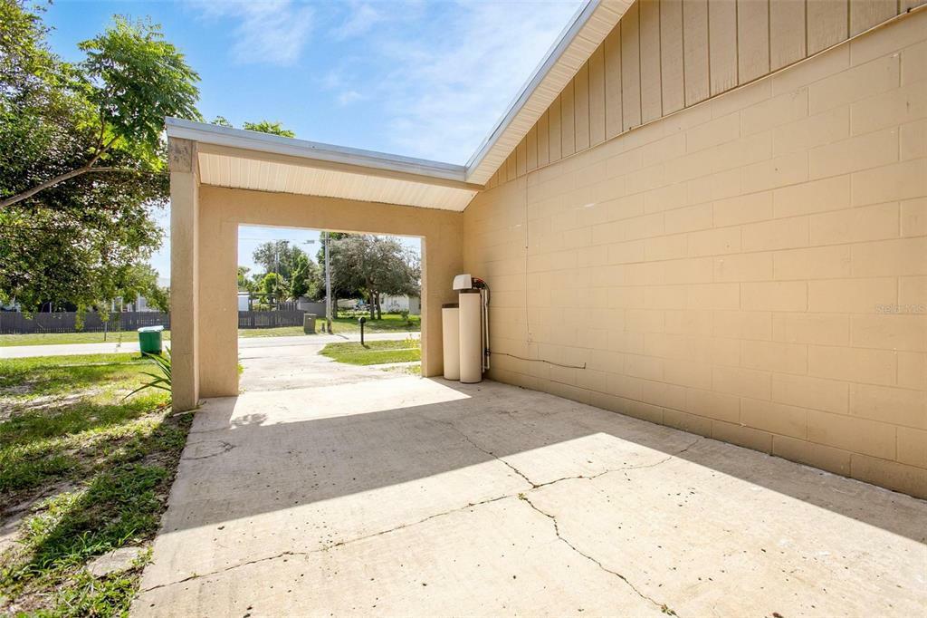 Property Photo:  1948 Urbana Avenue  FL 32725 