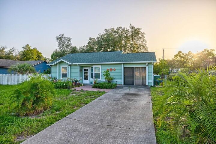 Property Photo:  632 Spreading Oak Avenue  FL 32738 