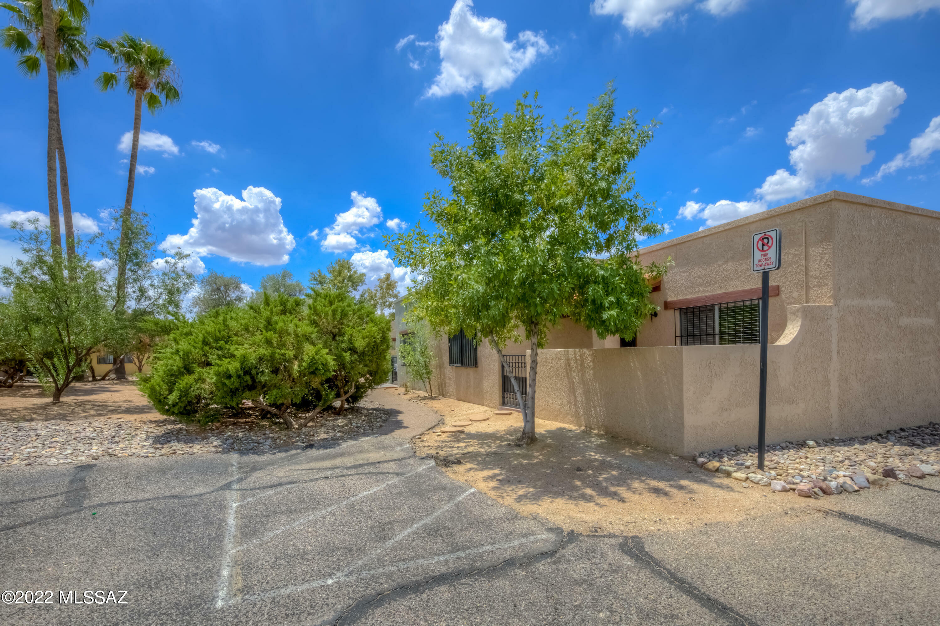 Property Photo: 1751 S Avenida Sosegado AZ 85710