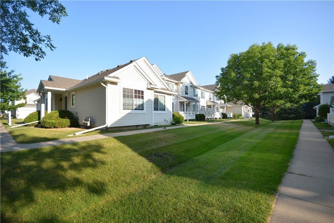 9305 Greenspire Drive 4  West Des Moines IA 50266 photo