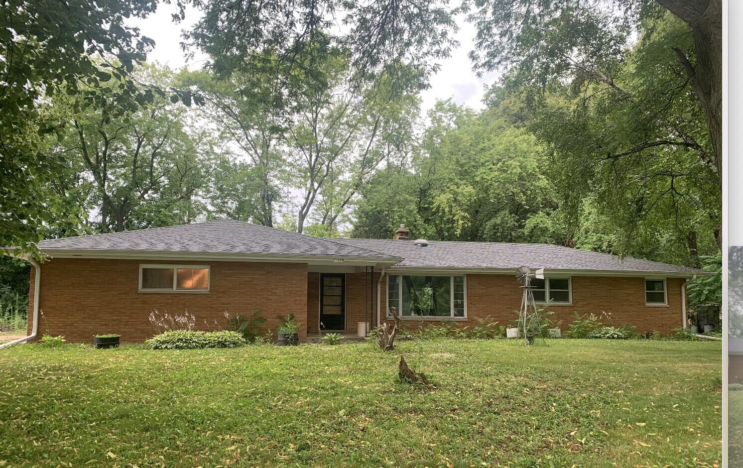 Property Photo:  11629 N Ridgeway Ave  WI 53097 