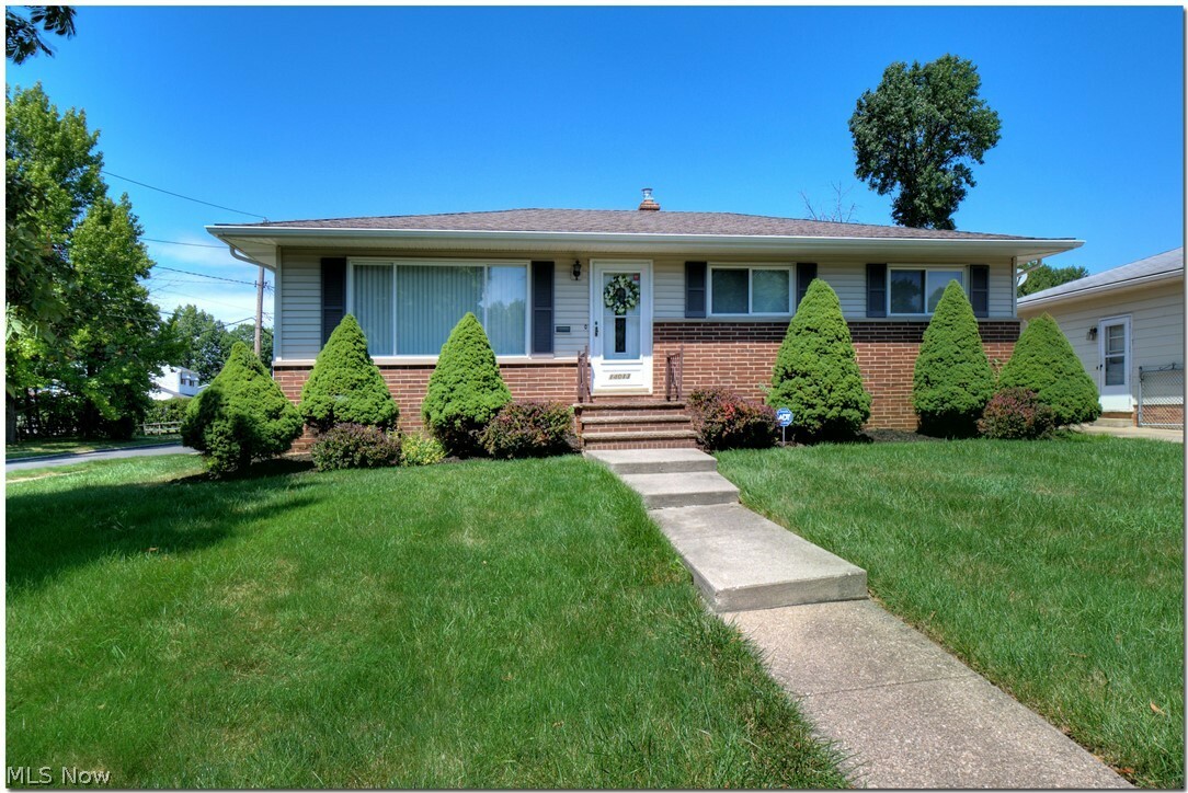 14013 Lisa Drive  Maple Heights OH 44137 photo