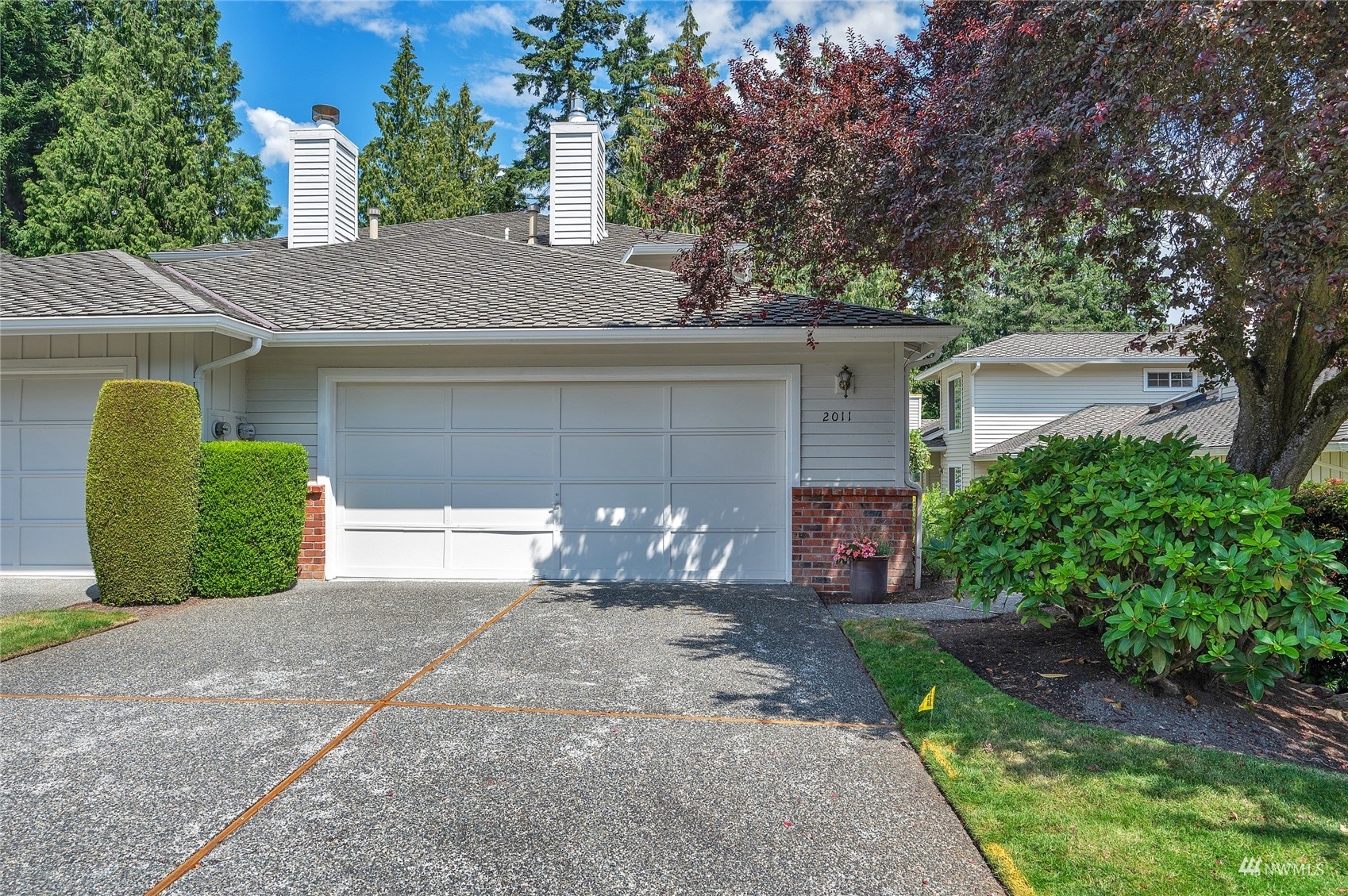 Property Photo:  2011 Mill Pointe Drive SE  WA 98012 