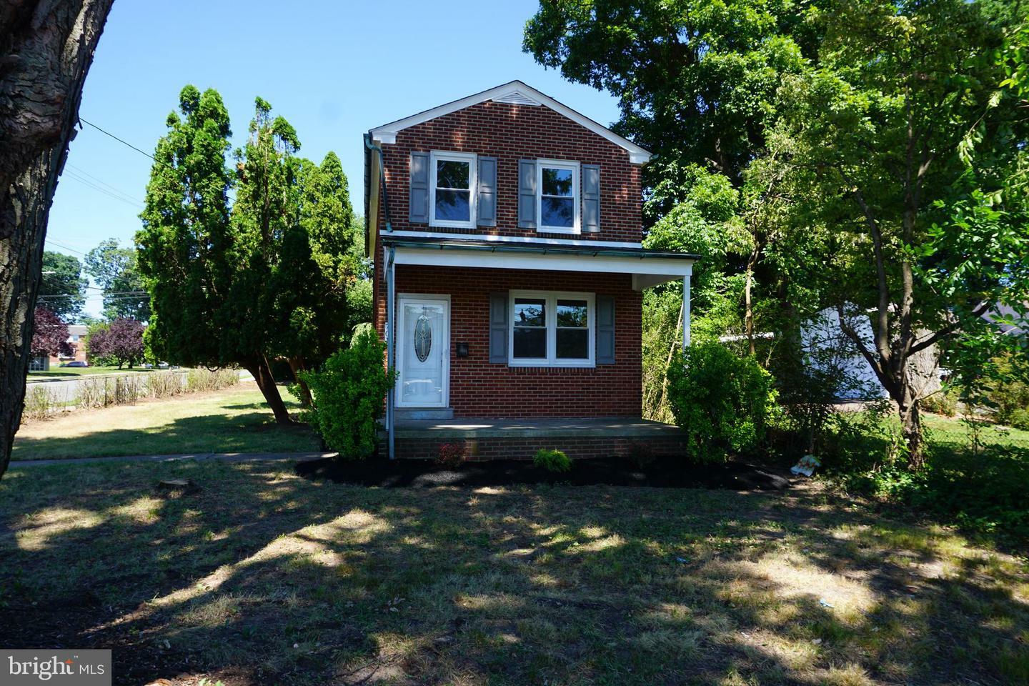 Property Photo:  701 Buttonwood Street  PA 19401 