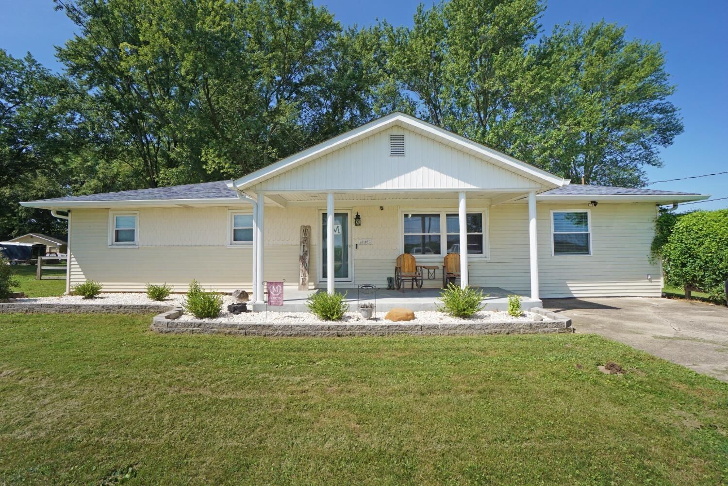 Property Photo:  8159 Morrow Woodville Rd  OH 45162 