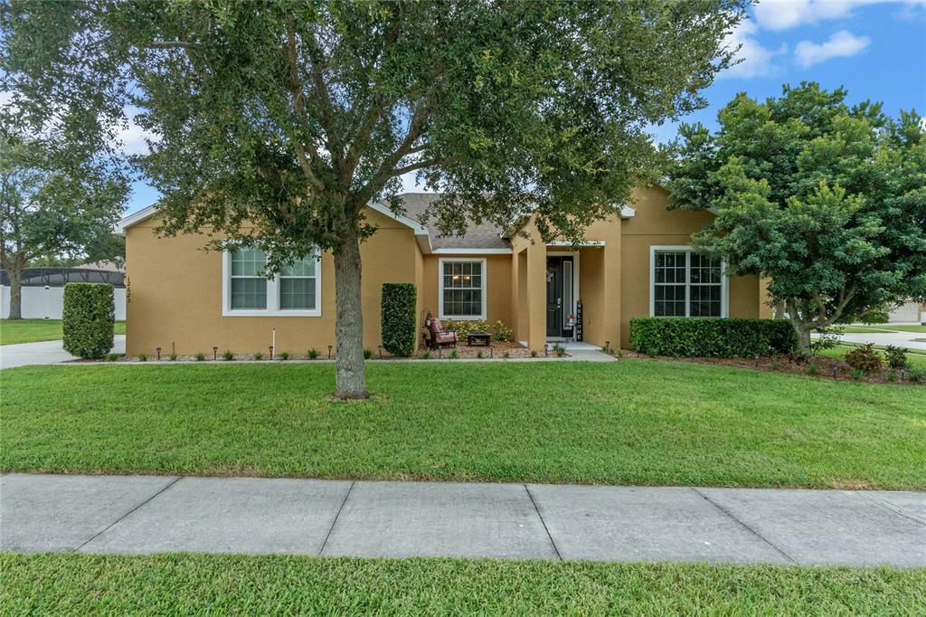 Property Photo:  12625 Colonnade Circle  FL 34711 