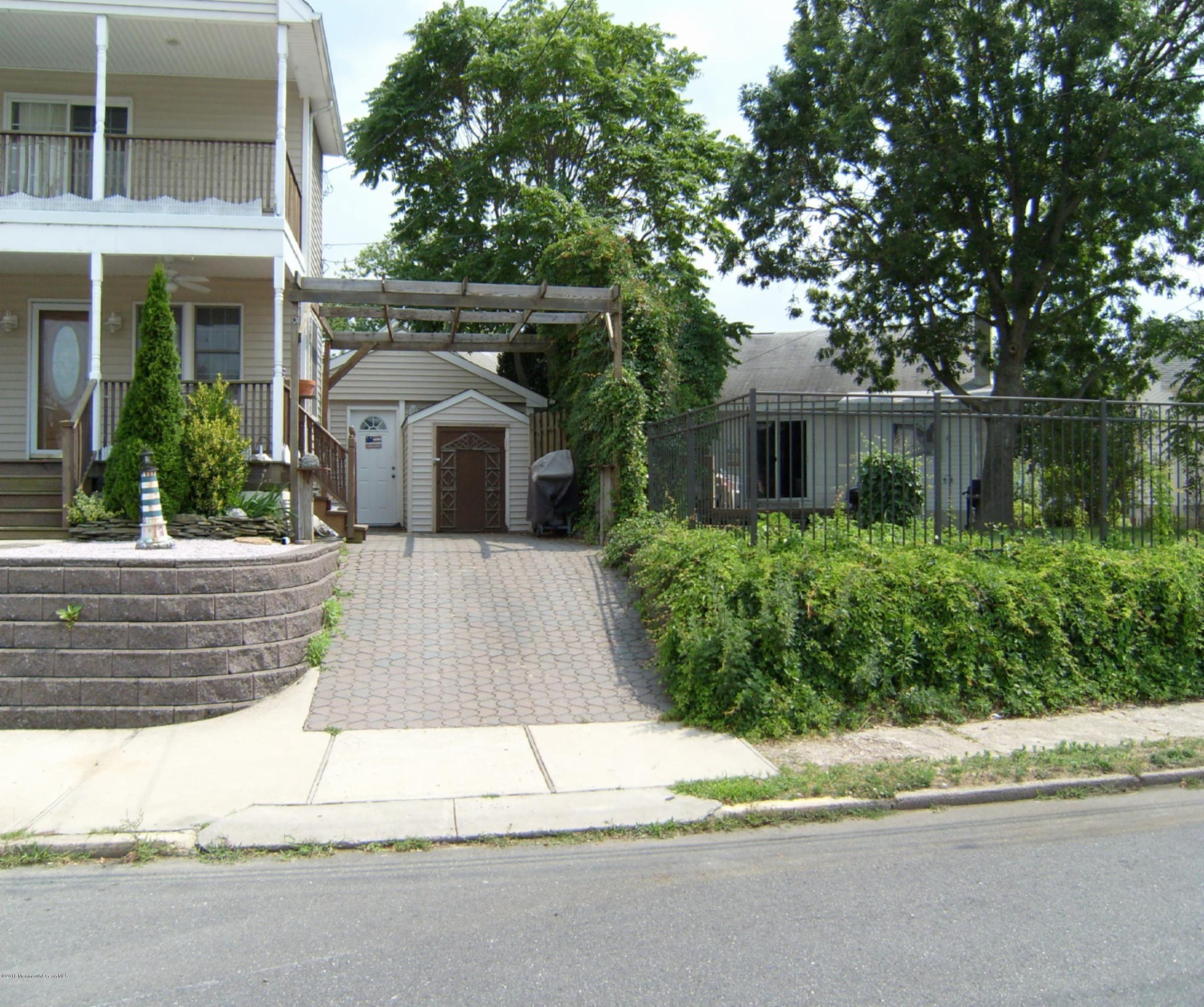 Property Photo: 327 New Bedford Road Cottage NJ 07719