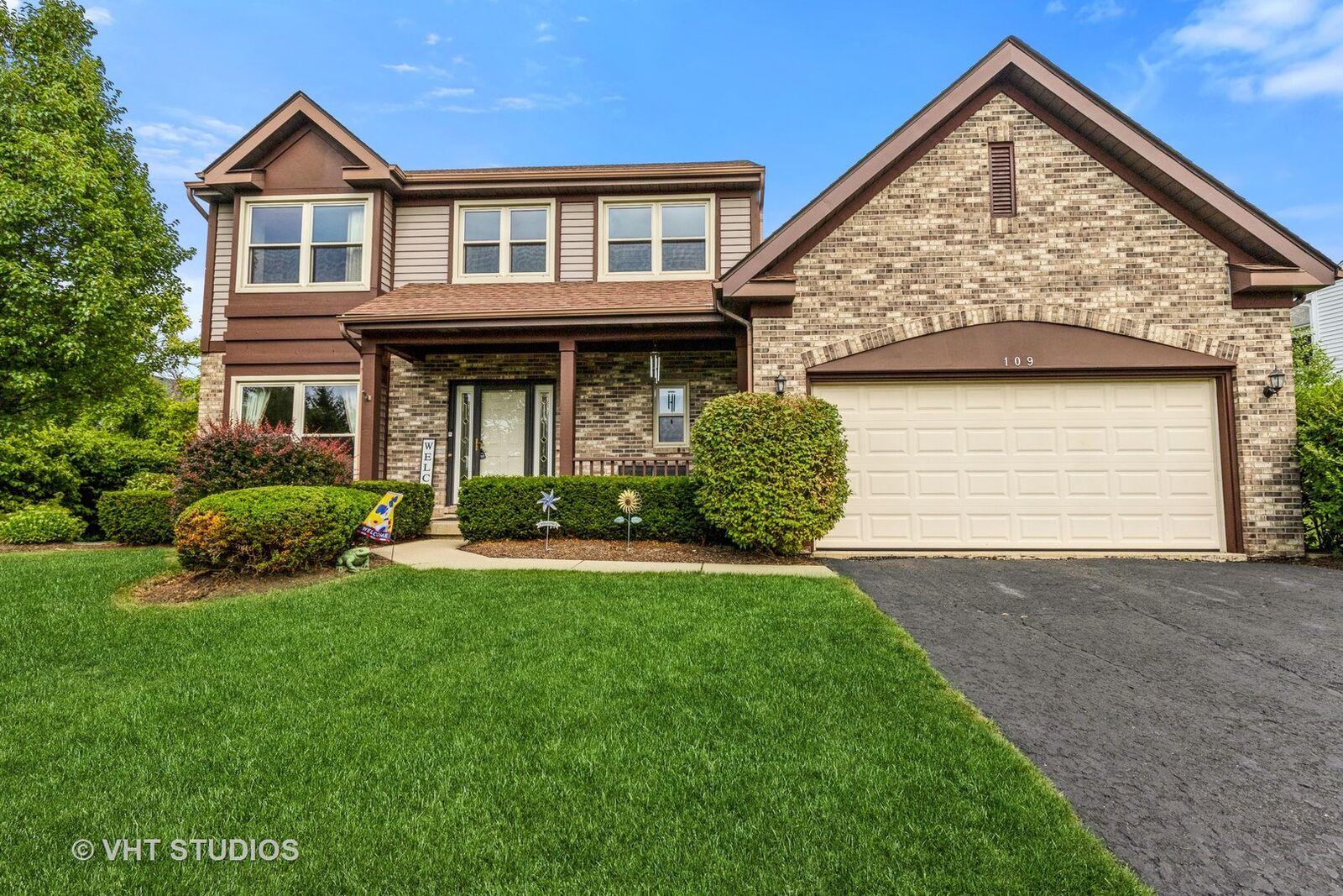Property Photo:  109 Bobolink Drive  IL 60030 