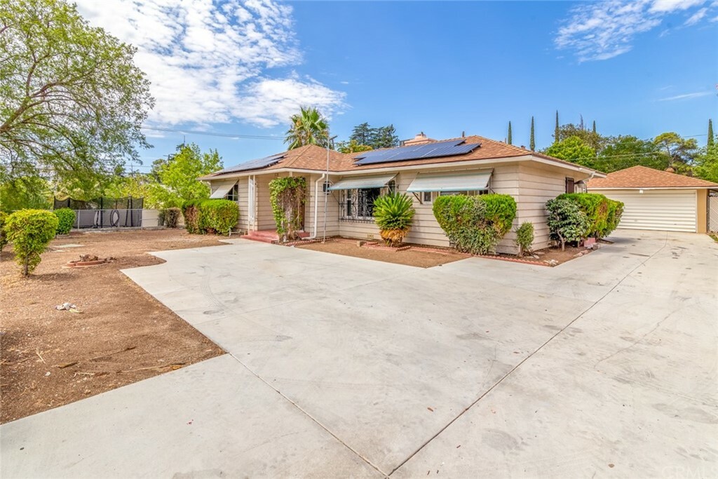 Property Photo:  1641 N Alessandro Street  CA 92220 