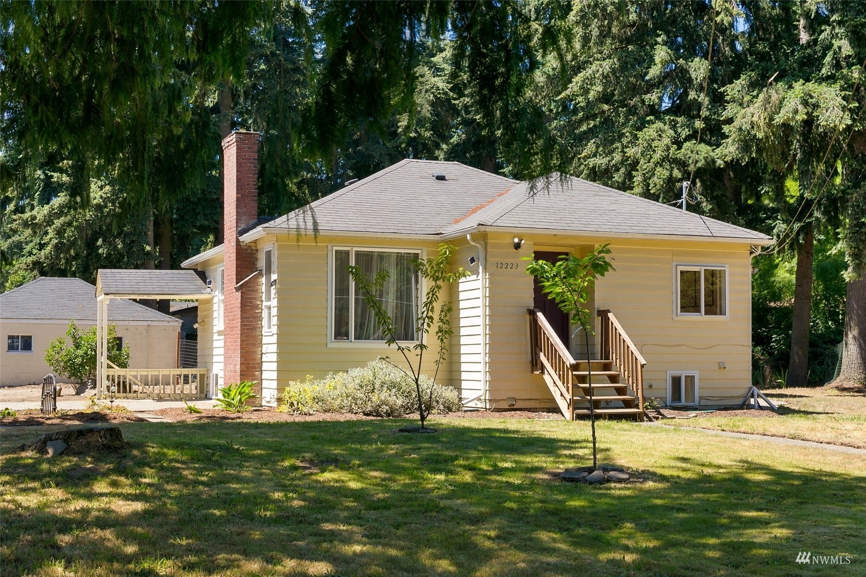 Property Photo:  12223 8th Avenue S  WA 98168 