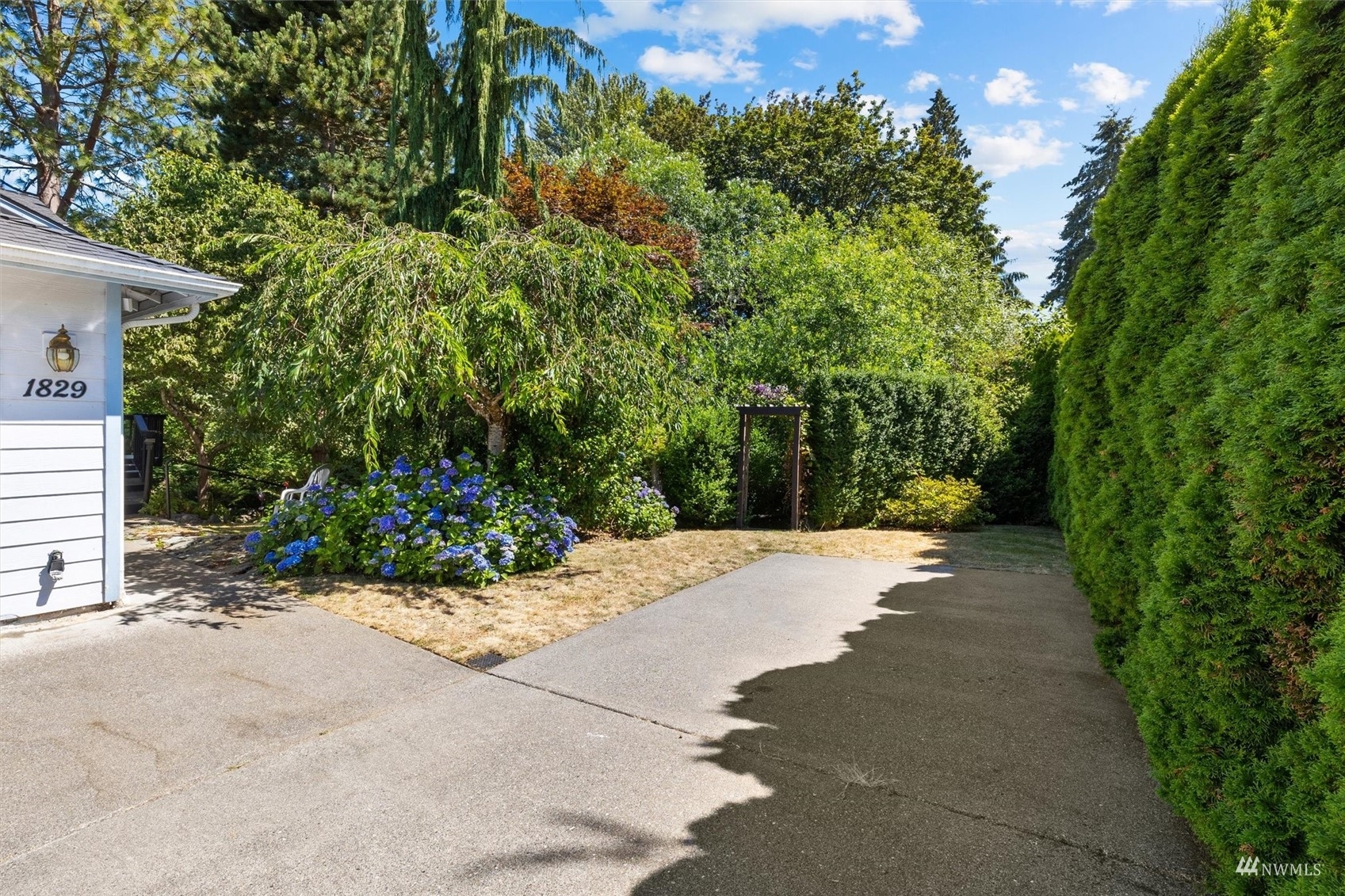 Property Photo:  1829 Pine Avenue  WA 98290 