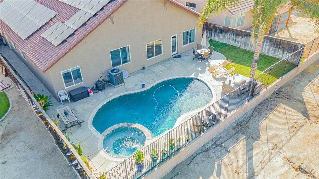 Property Photo:  18880 Oakview Way  CA 92530 