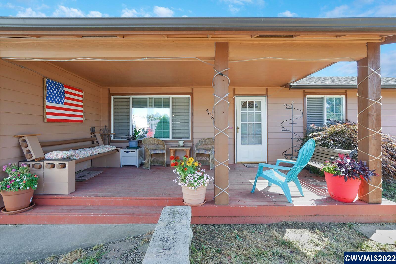 Property Photo: 4634 Coronation Ct NE OR 97301