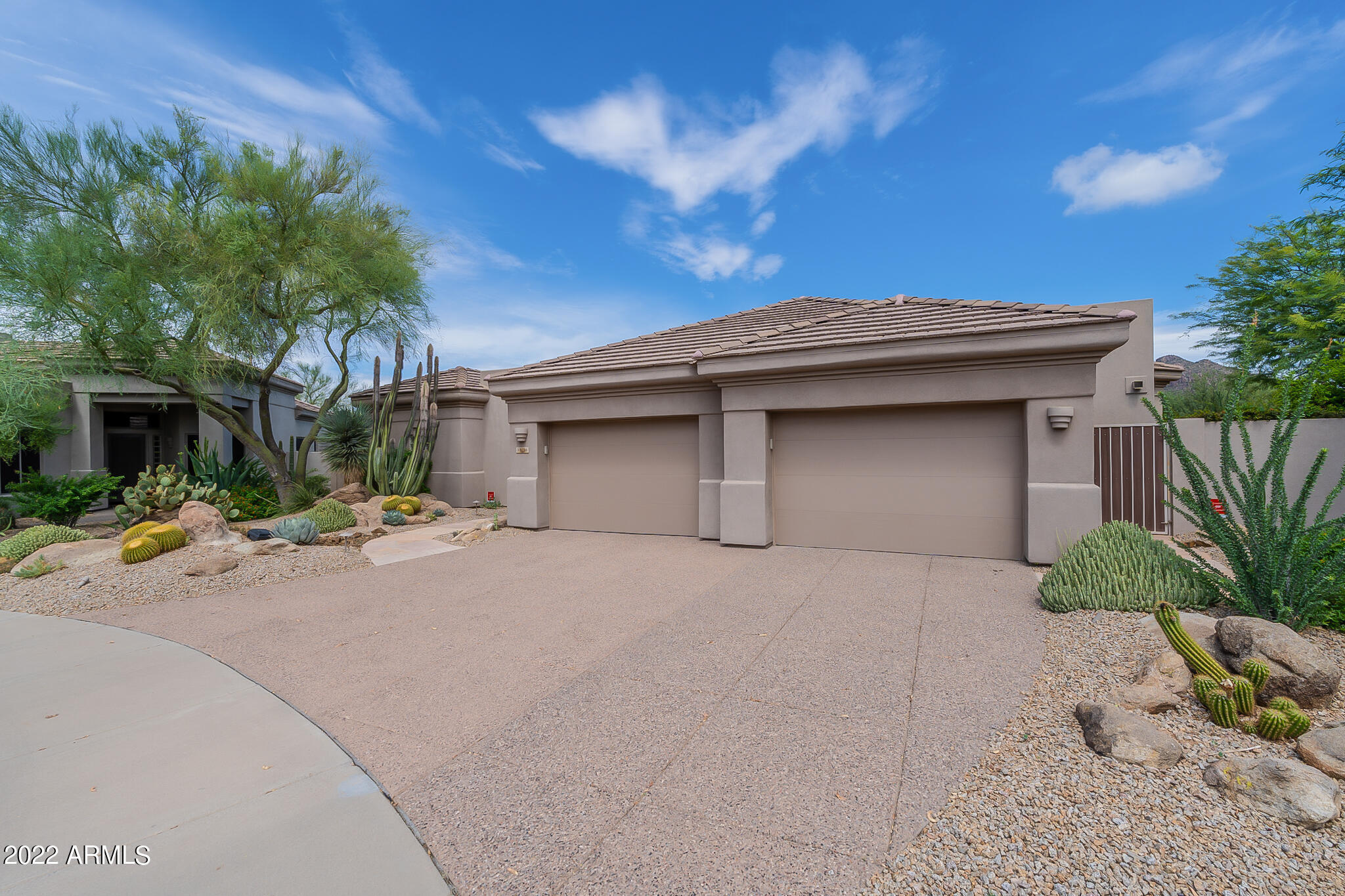 Property Photo: 33726 N 71st Way AZ 85266