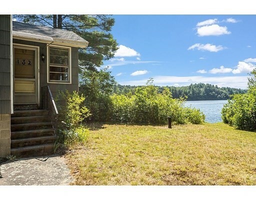 Property Photo:  132 Pierpont Rd  MA 01571 