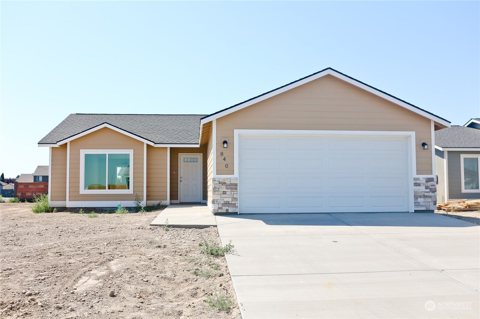 Property Photo:  947 E Cascade Street  WA 99344 