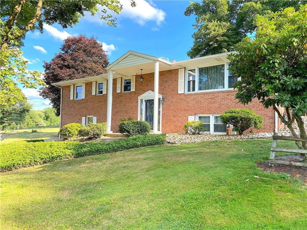 Property Photo: 104 Lyn Dale Drive PA 16001