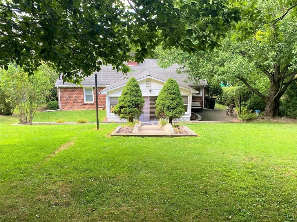 Property Photo: 2122 Edgewood Avenue PA 18045