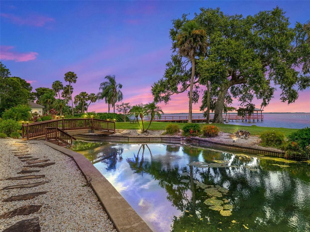 Property Photo: 8035 Lakeside Drive FL 34797