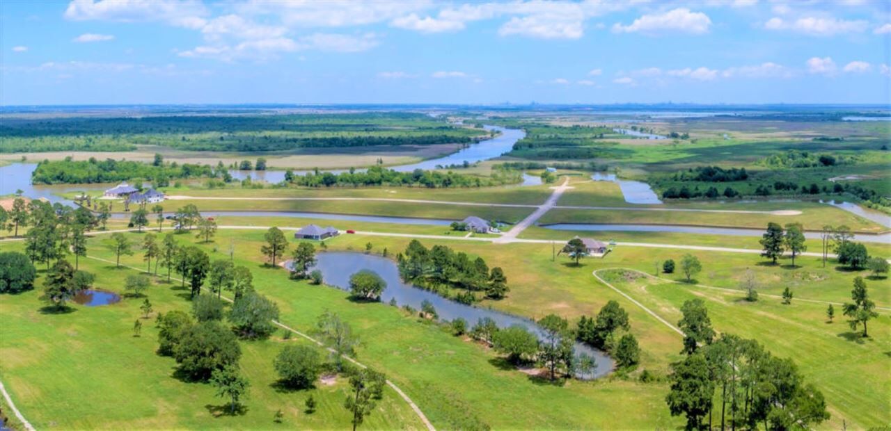 Property Photo: 14915 Country Club Rd. TX 77705
