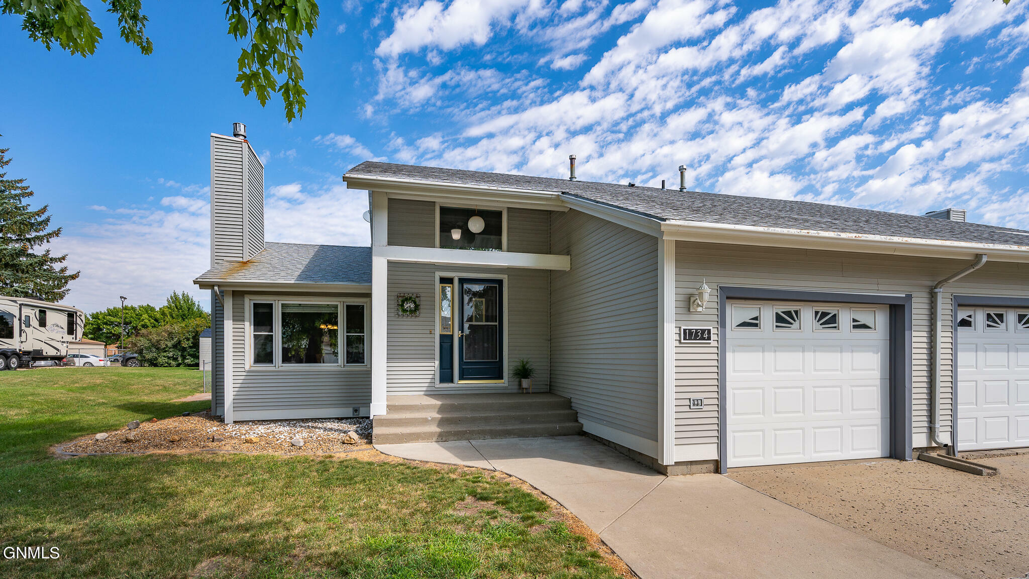 Property Photo:  1734 Grandview Lane N  ND 58503 