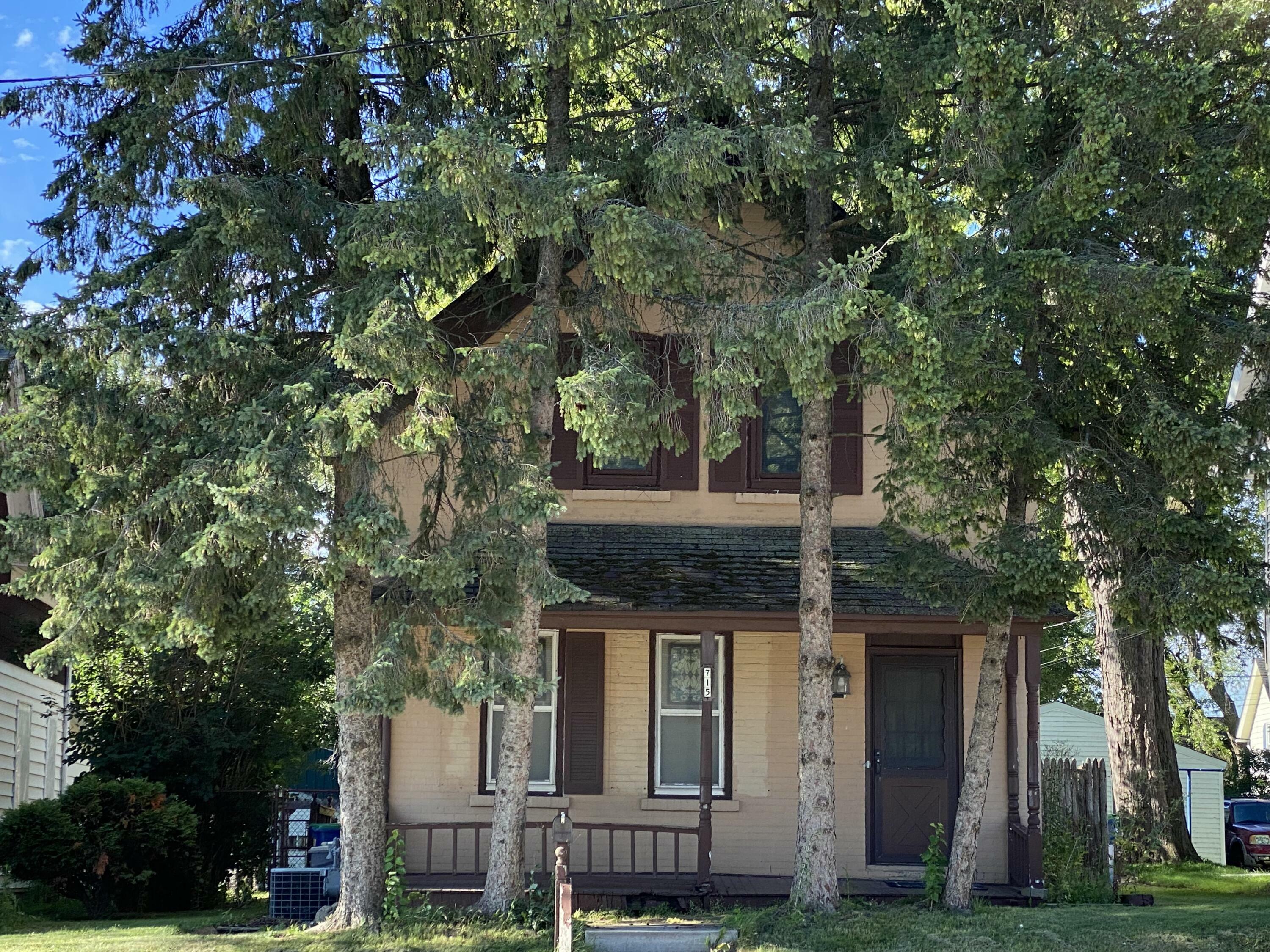 Property Photo:  715 W Grand Ave  WI 53074 