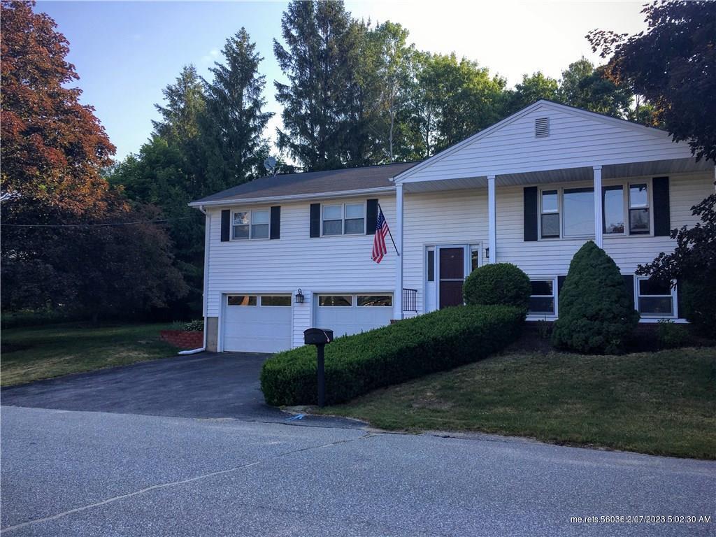 Property Photo:  4 Manning Place  ME 04240 