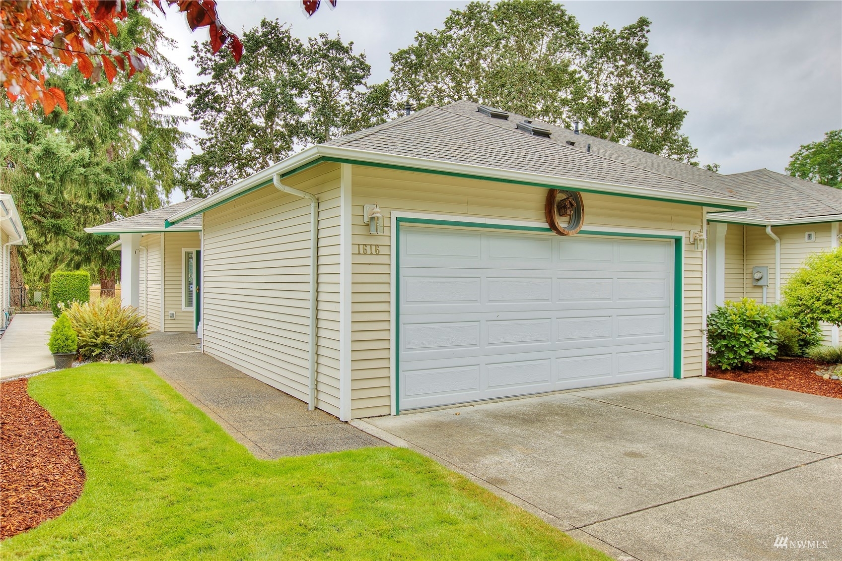 Property Photo:  1616 135th Street E  WA 98445 