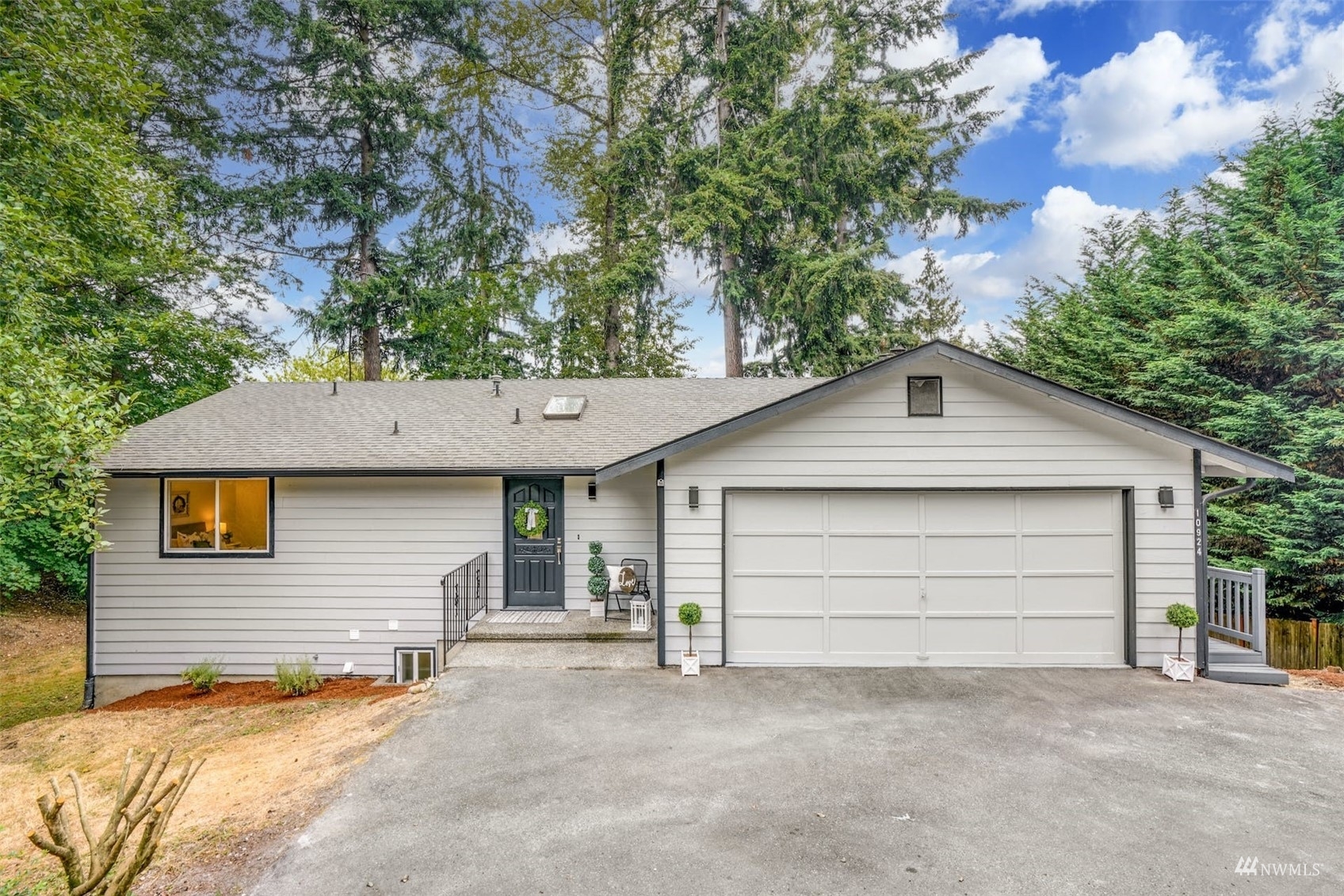 Property Photo: 10924 NE 189th Street WA 98011