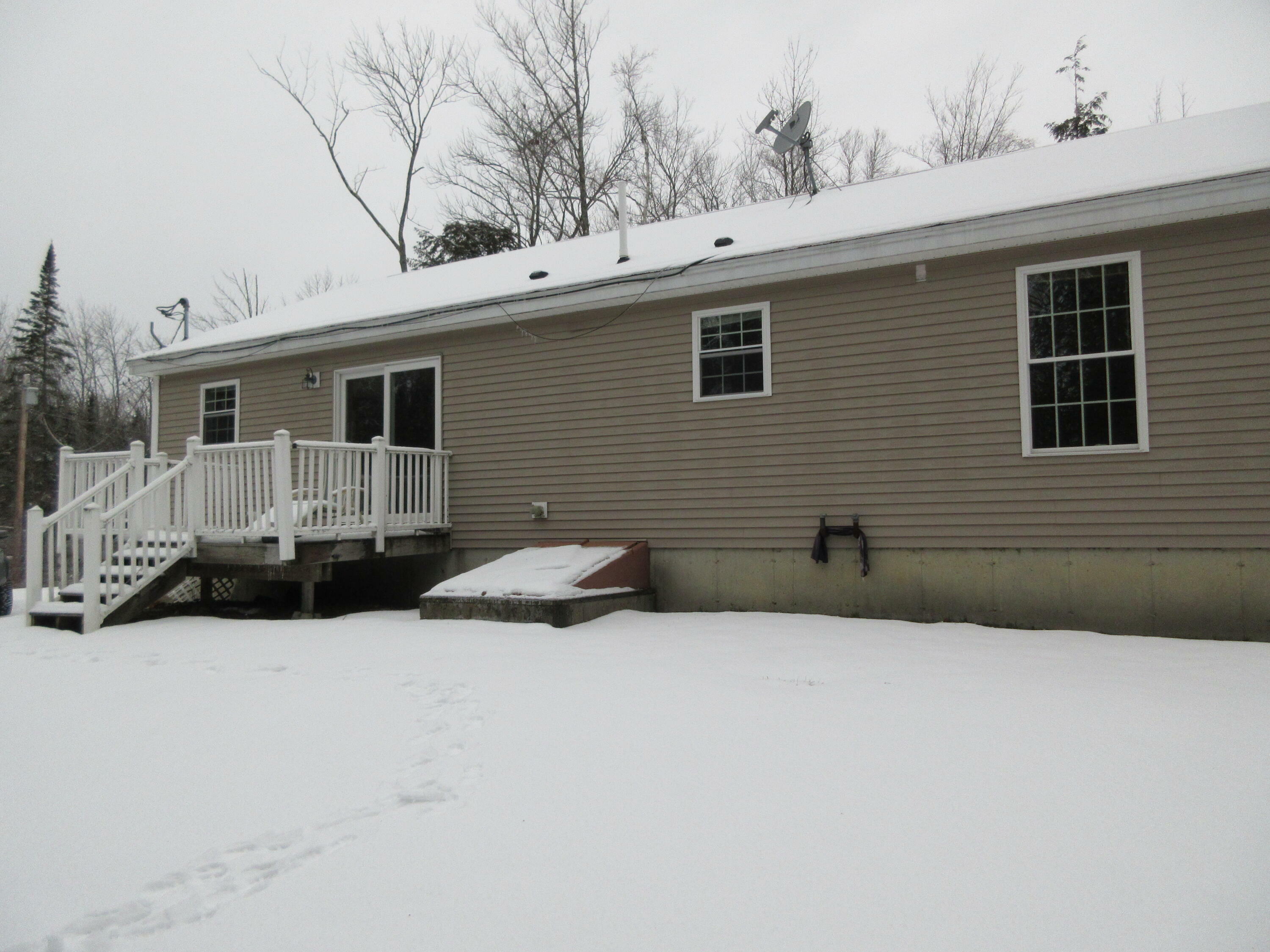 Property Photo:  92 Plymouth Road  ME 04419 