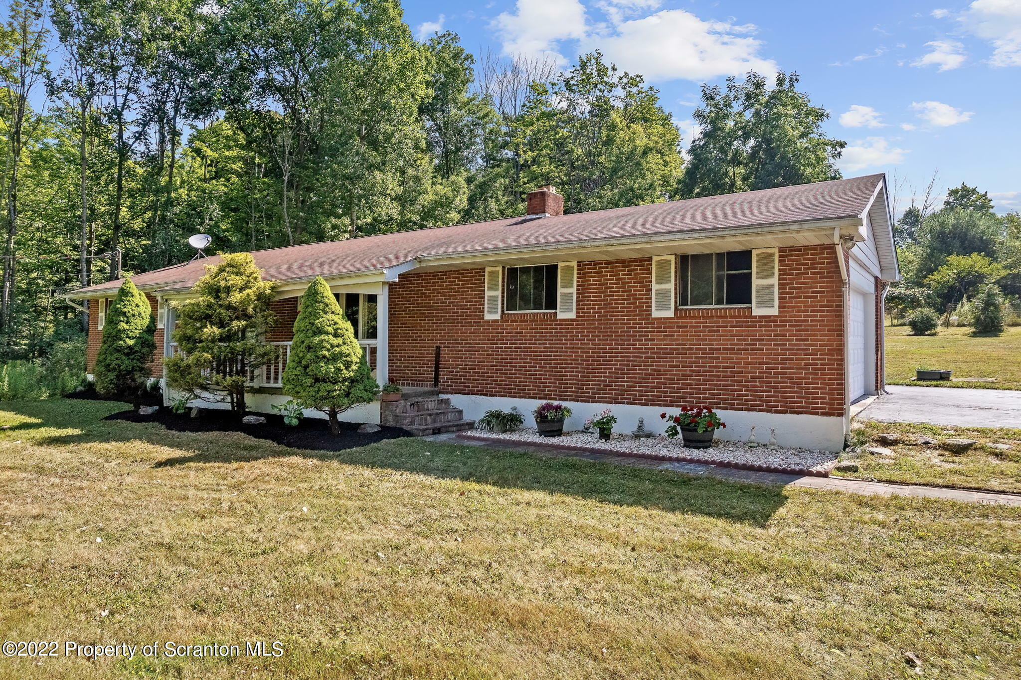 Property Photo:  740 Edella Rd  PA 18411 