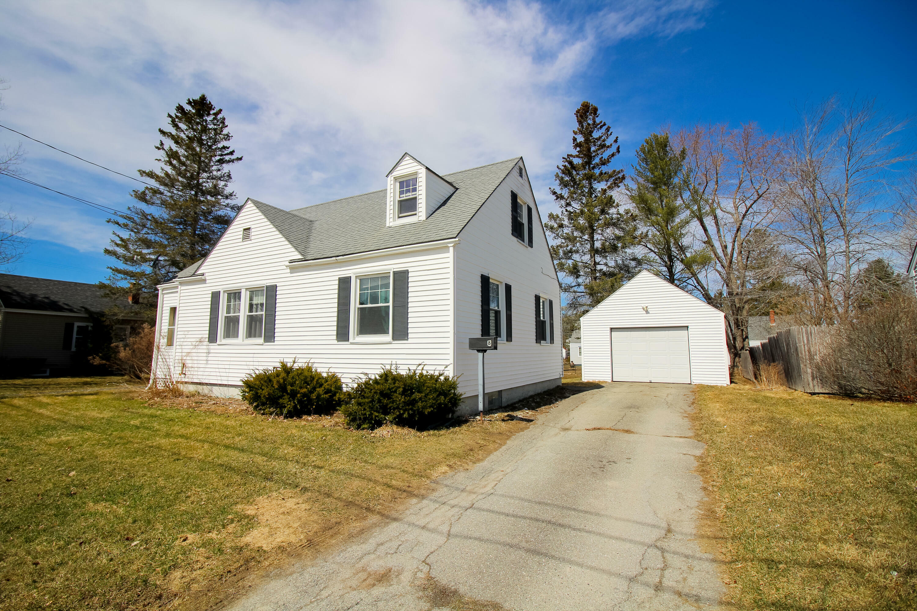 Property Photo:  8 Lincoln Street  ME 04412 