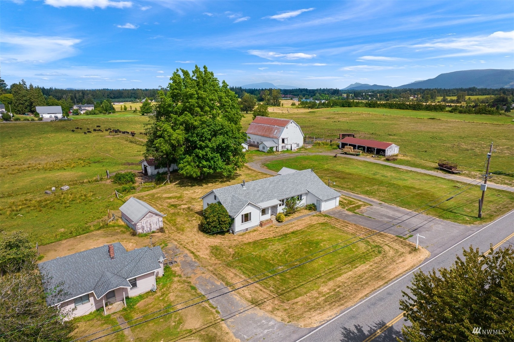 Property Photo: 718 E Laurel Road WA 98226