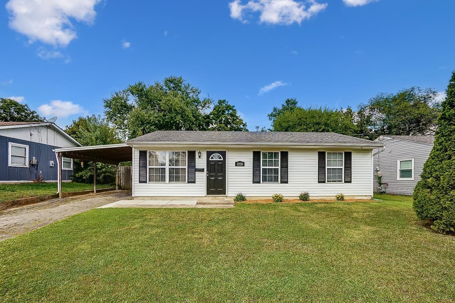 Property Photo: 3226 Deshler Dr OH 45251