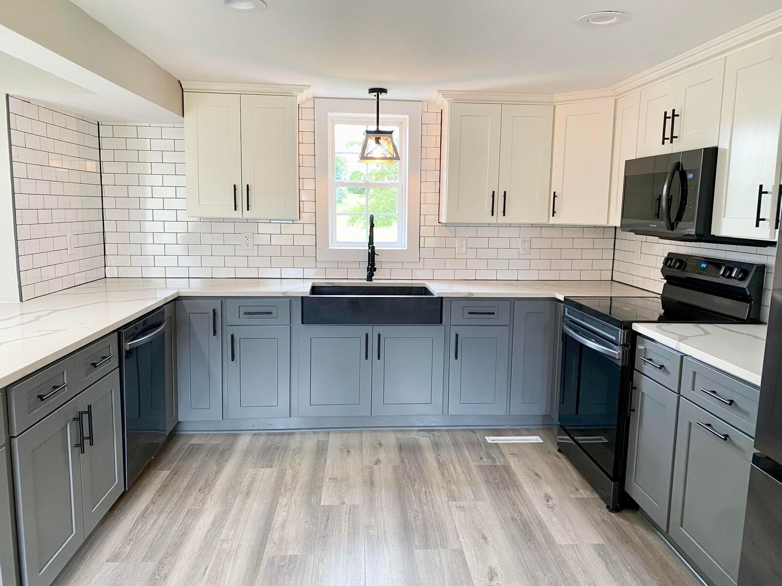 Property Photo:  470 Irving Wick E Drive  OH 43056 