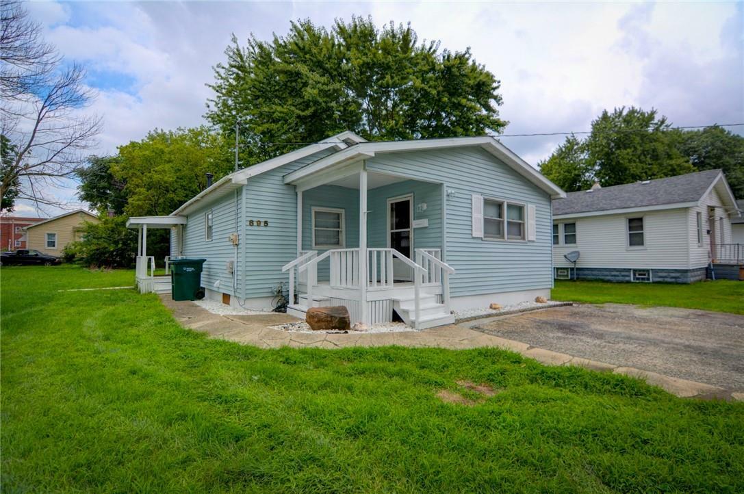 Property Photo:  895 S Stone Street  IL 62521 