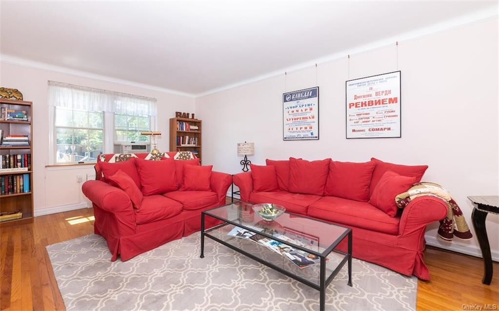 Property Photo: 765 N Broadway 6B NY 10706