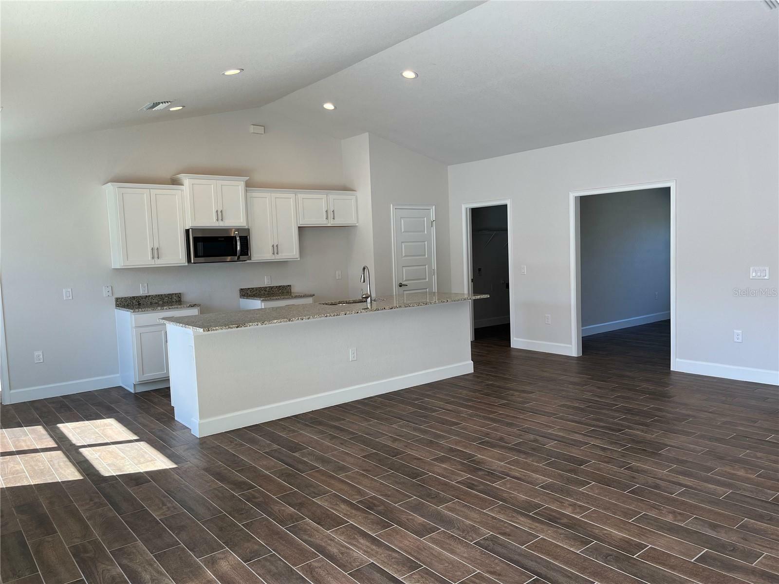 Property Photo:  5915 Viola Road  FL 34293 