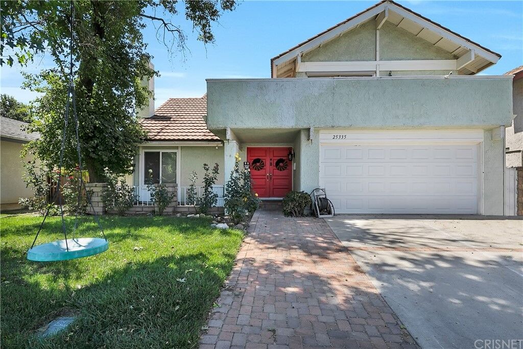 Property Photo:  25335 Via Telino  CA 91355 