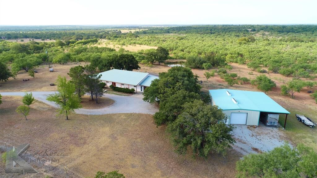 Property Photo: 1400 County Road 190 TX 76435
